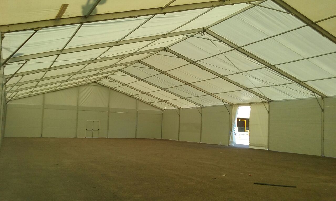 Interior carpa almacenaje